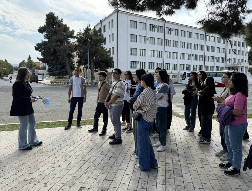 Qarabağ Universitetinin tələbələri Xankəndiyə gəliblər